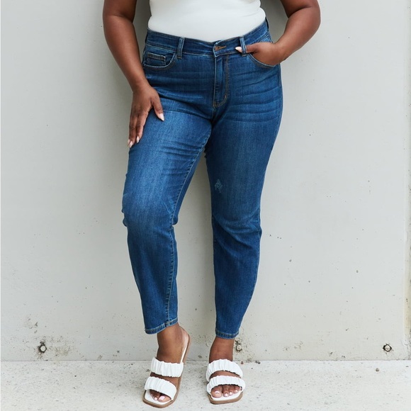Judy Blue Full Size Mid Rise Vintage Wash Slim Jeans with Cell Phone Pocket Plus Size main image 1